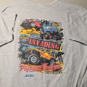 Graphic Pigeon Forge 2021 Jeep Invasion  T-Shirt